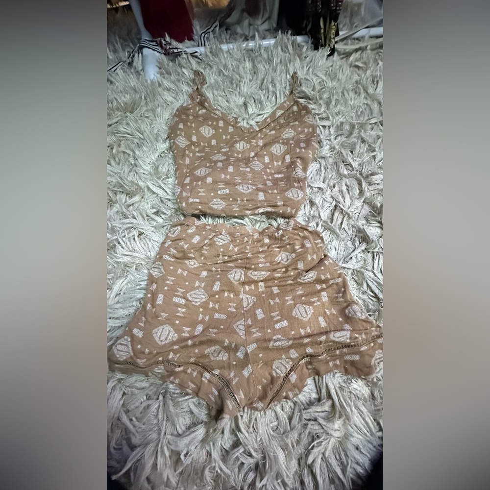 2 Joyspun Women's Pajama Sets